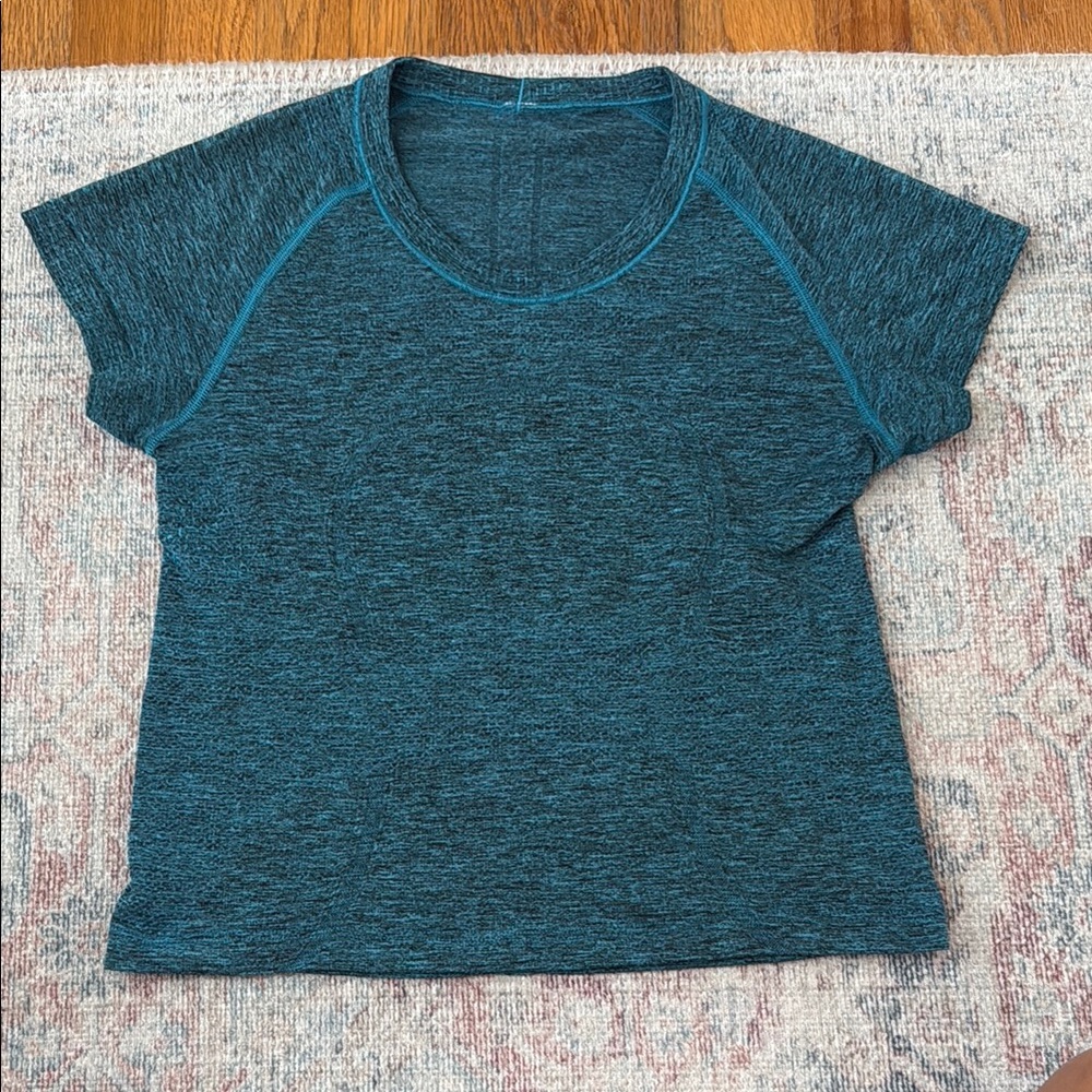 Green Crop Tee with Crew Neck and Raglan Sleeves